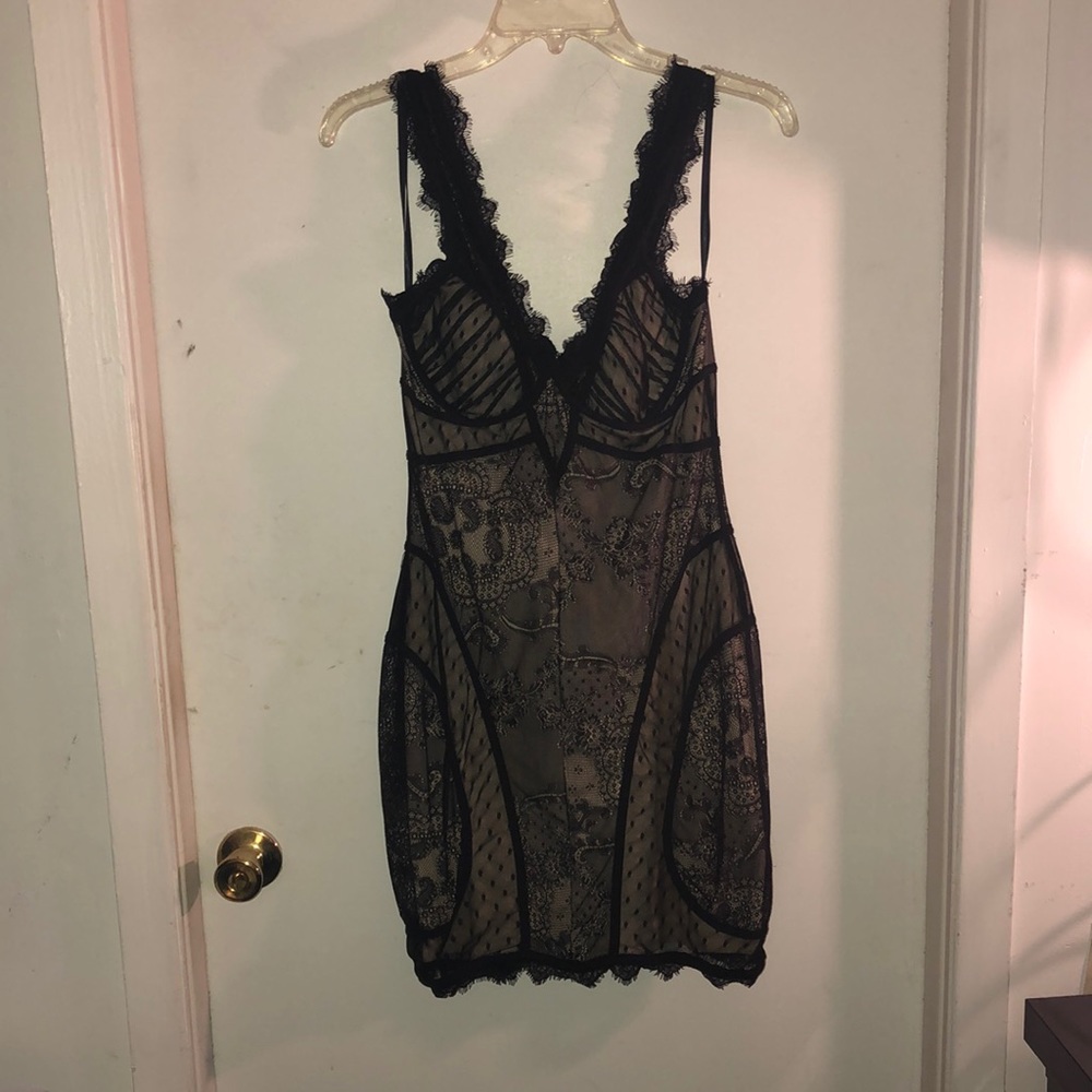 Bebe lace dress